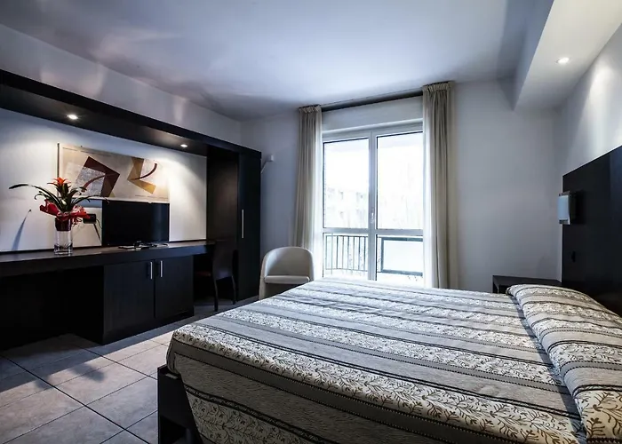 ホテル Davide リボリ